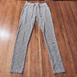 GYMSHARK Women’s lightweight gray joggers, size XS